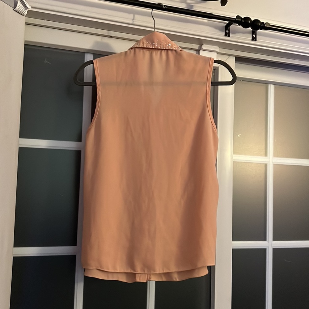 Button Up Tank-top - Picture 2 of 3